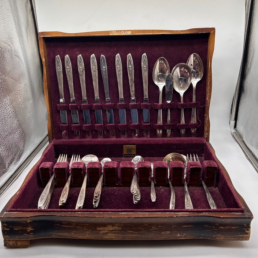 Silver Tulip by International Silver Silver Plate Flatware 56 Piece Set